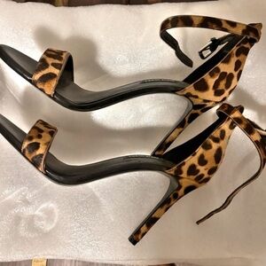 Nine West heel sandals in excellent condition
